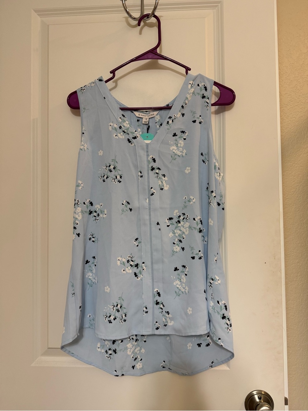41 Hawthorn Light Blue Floral Sleeveless V-Neck Camisole - Picture 3 of 5